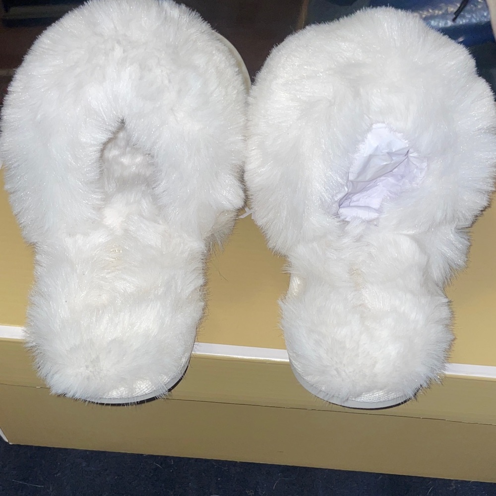 Michael Kors Cream Fur-Trim Slip-On Slippers - Picture 2 of 4